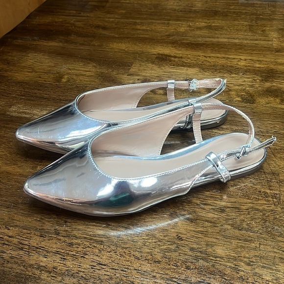Lane Bryant size 10 W silver flats, women. - Picture 3 of 10